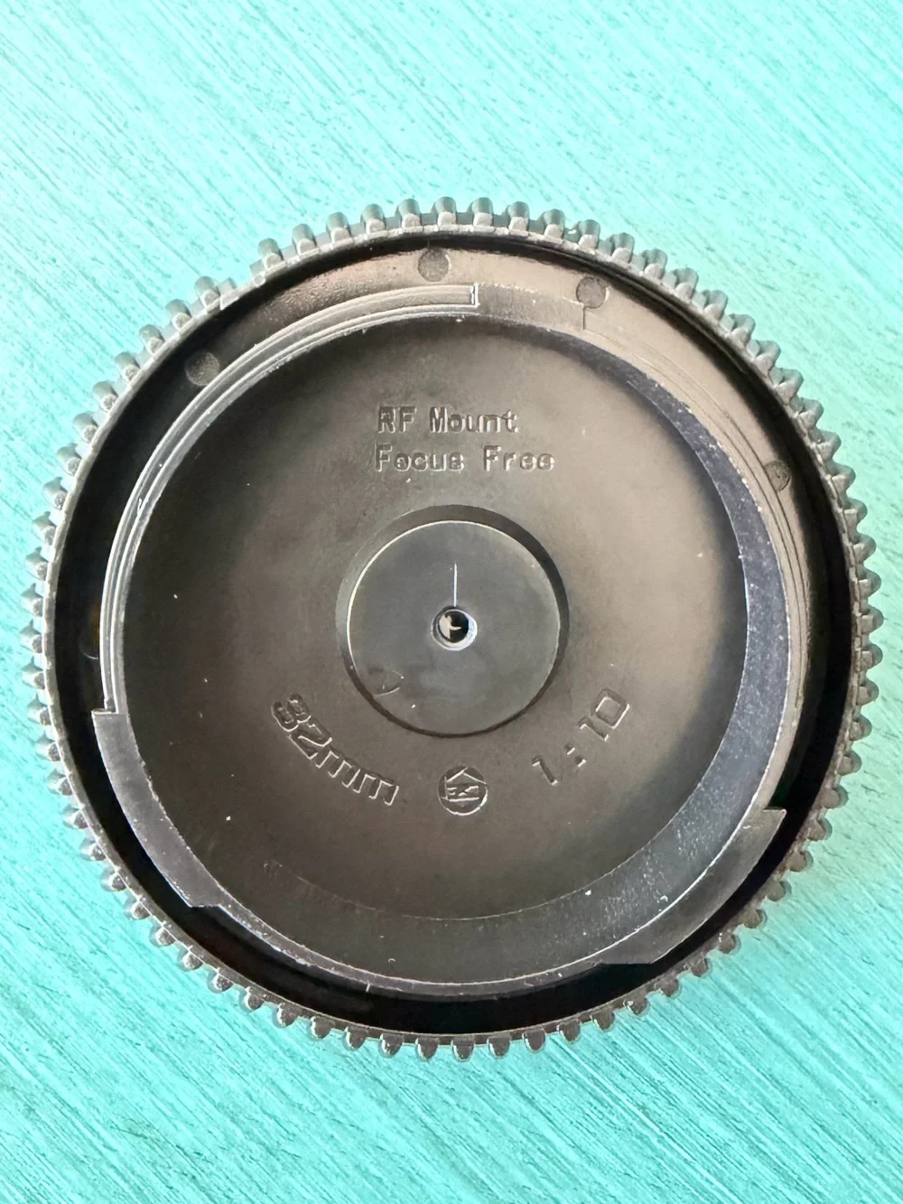 Retropia Camera Lens - Canon RF mount - 32mm 1:10 Focus Free - NWOT
